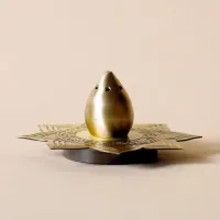 Латунная подставка для благовоний с гравировкой, Иша Лайф; Brass Incense Holder with Engraving, Isha Life